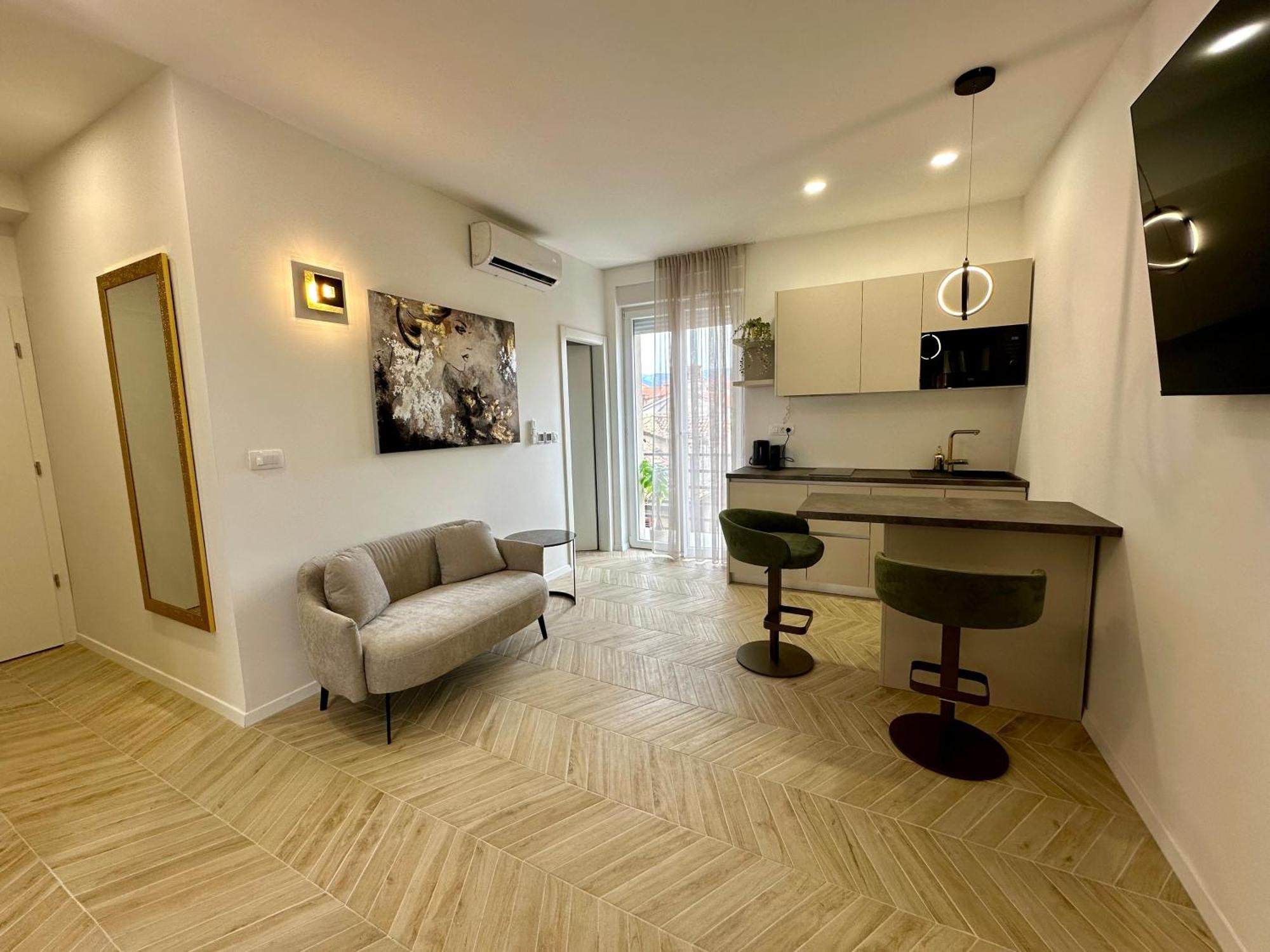 Mariani Luxury Rooms In Center Split Ngoại thất bức ảnh