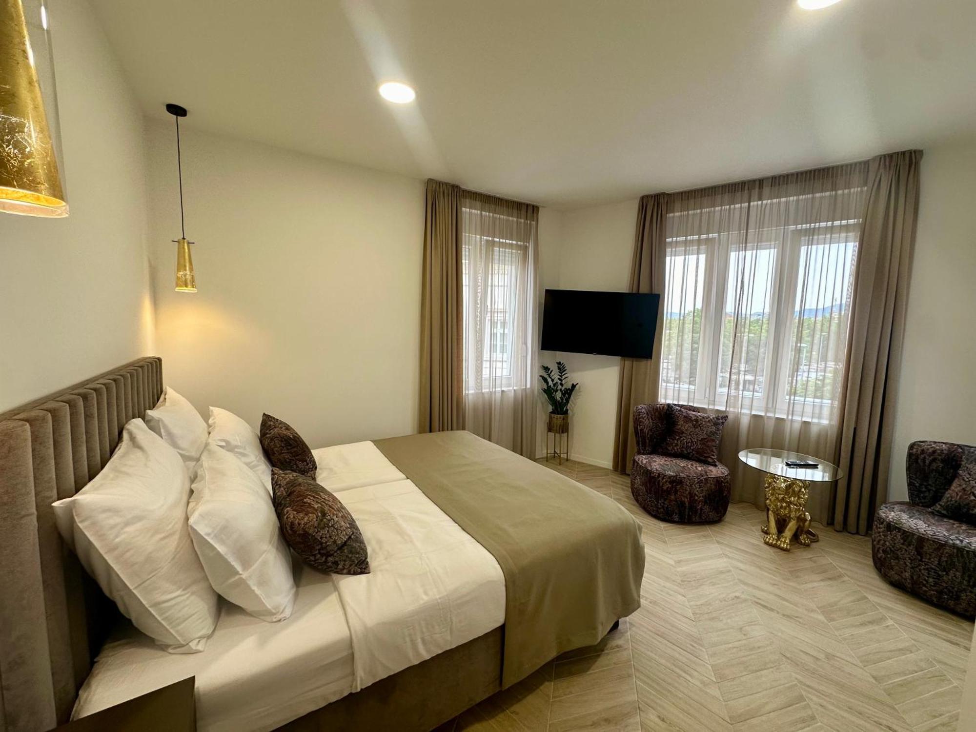 Mariani Luxury Rooms In Center Split Ngoại thất bức ảnh